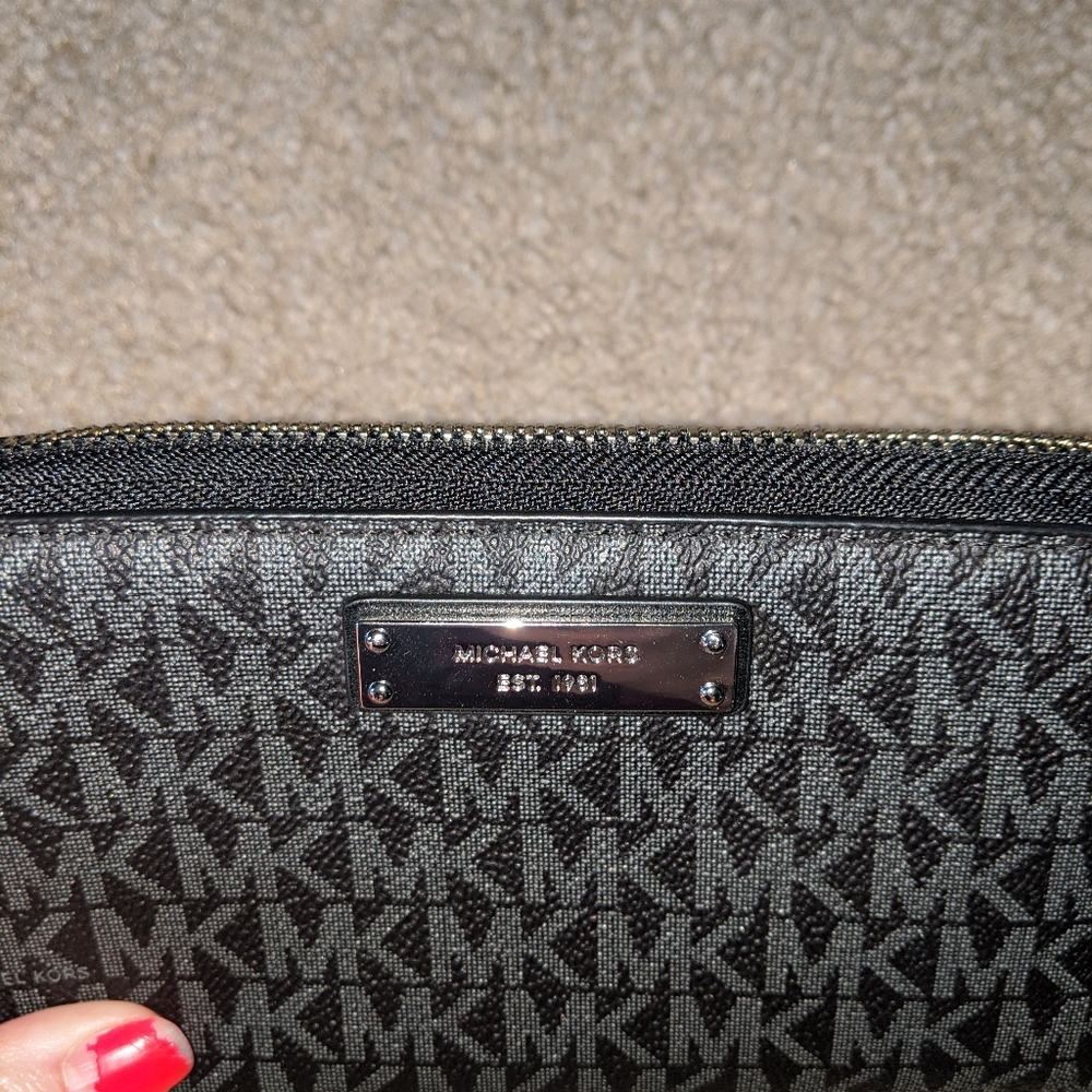 Michael Kors phone wallet